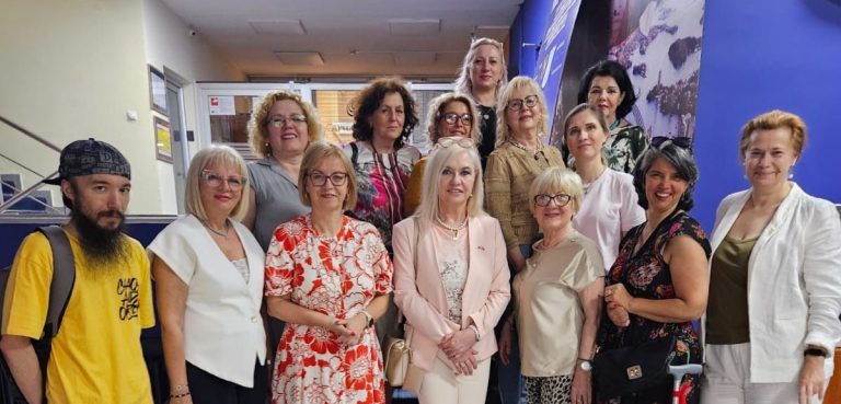 Вештачката интелигенција и нејзината улога во зајакнувањето на женското лидерство во организација на ЕЛИТ
