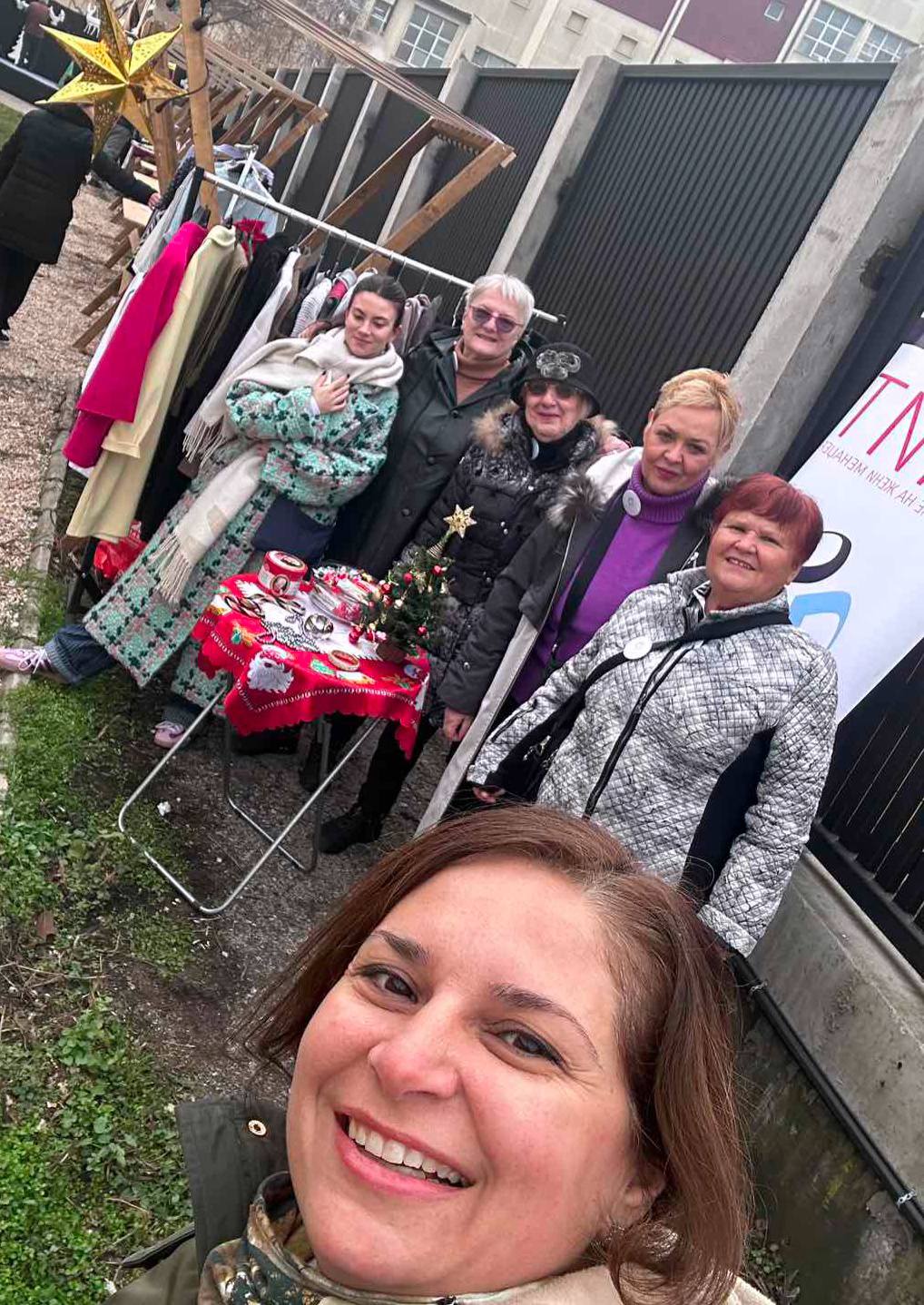 You are currently viewing ЗЖМ „Елит“ дел од Новогодишниот хуманитарен базар на Центарот „Гнездо“